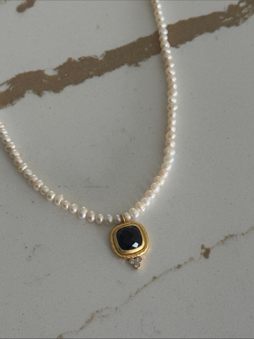 Julie Vos Delicate Pearl Tudor Necklace Onyx - Picture 2 of 4